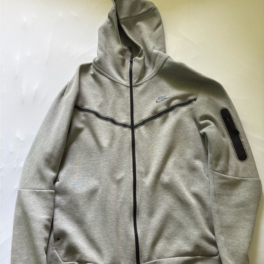 NIKE SPORTSWEAR TECH FLEECE FULL- ZIP HEATHER GREY HOODIE SIZE XL